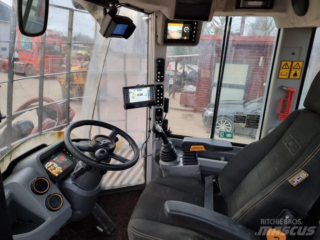 JCB 427 Колесни товарачи