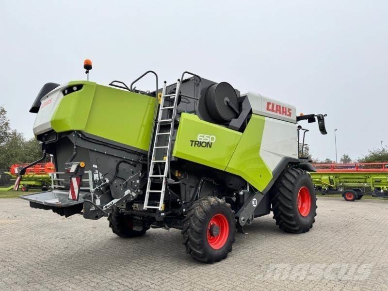 CLAAS TRION 650 Комбайни
