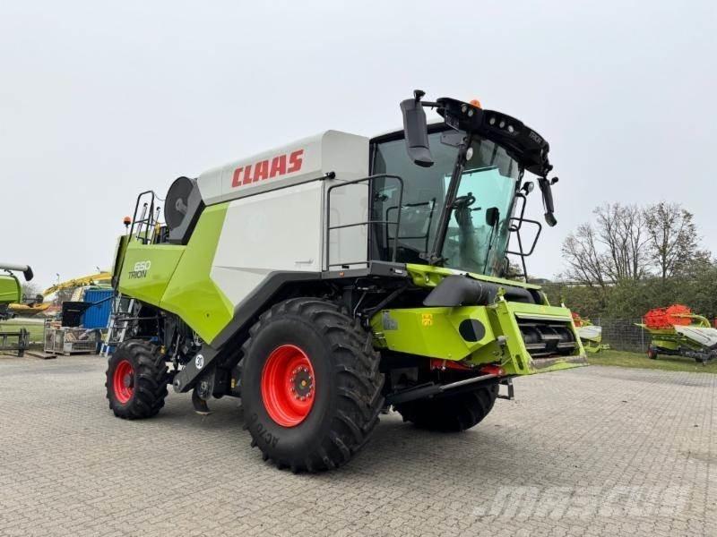 CLAAS TRION 650 Комбайни
