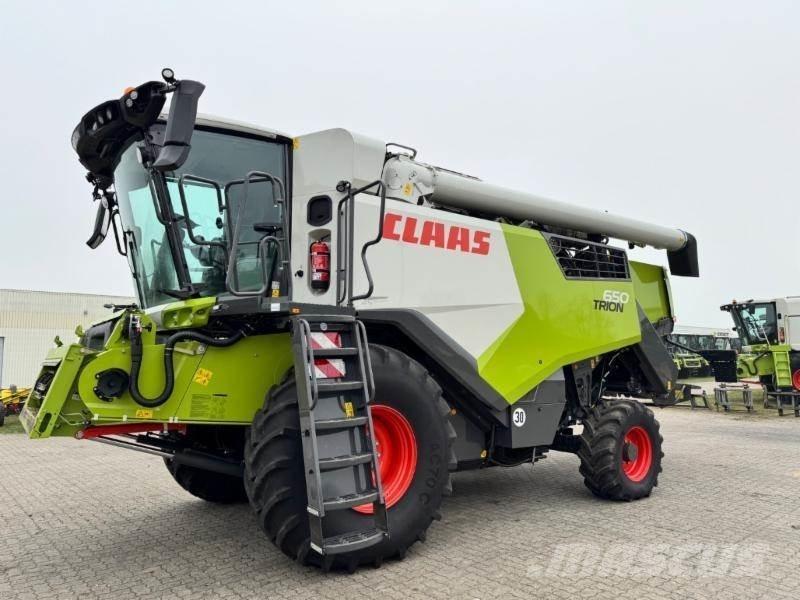 CLAAS TRION 650 Комбайни