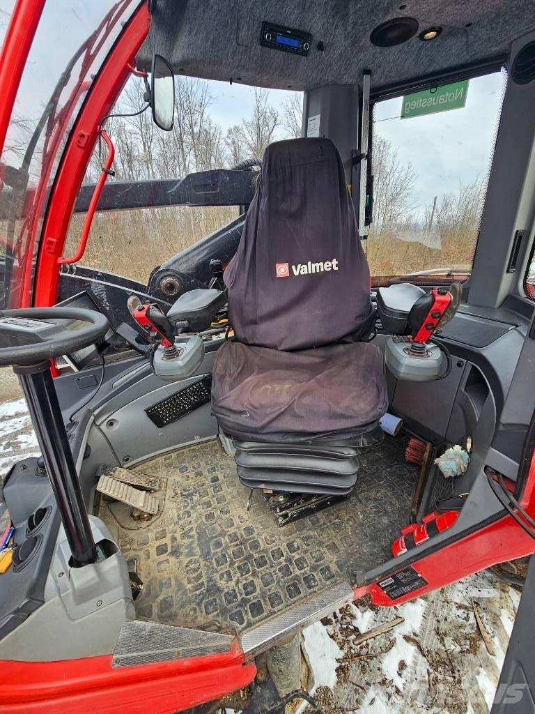 Komatsu 951 Харвестери
