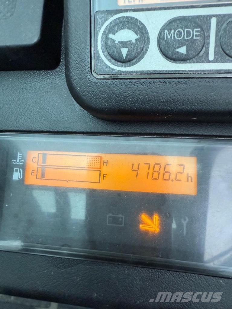 Toyota 02-8 FGJF 35 Камиони с АГУ