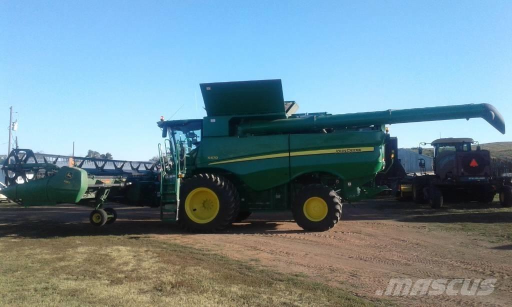 John Deere S 670 Комбайни