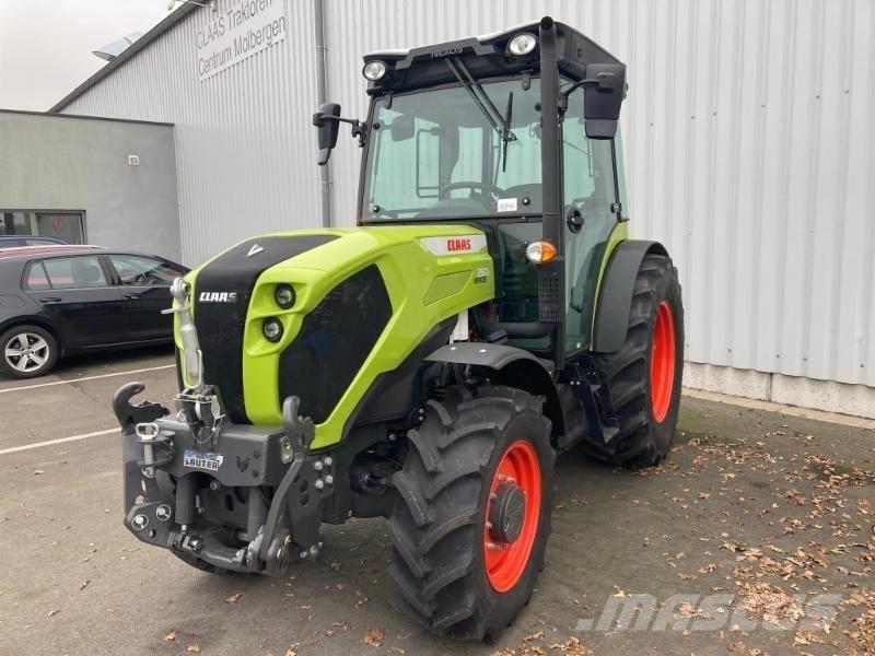 CLAAS NEXOS 260 L Трактори