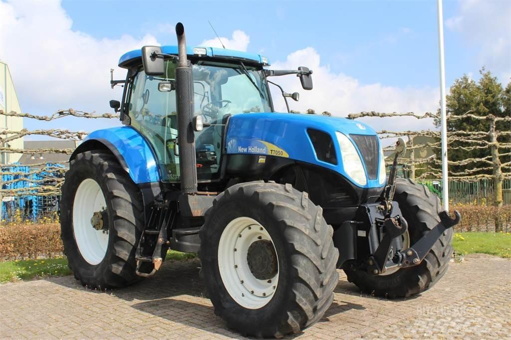 New Holland T7050 Трактори