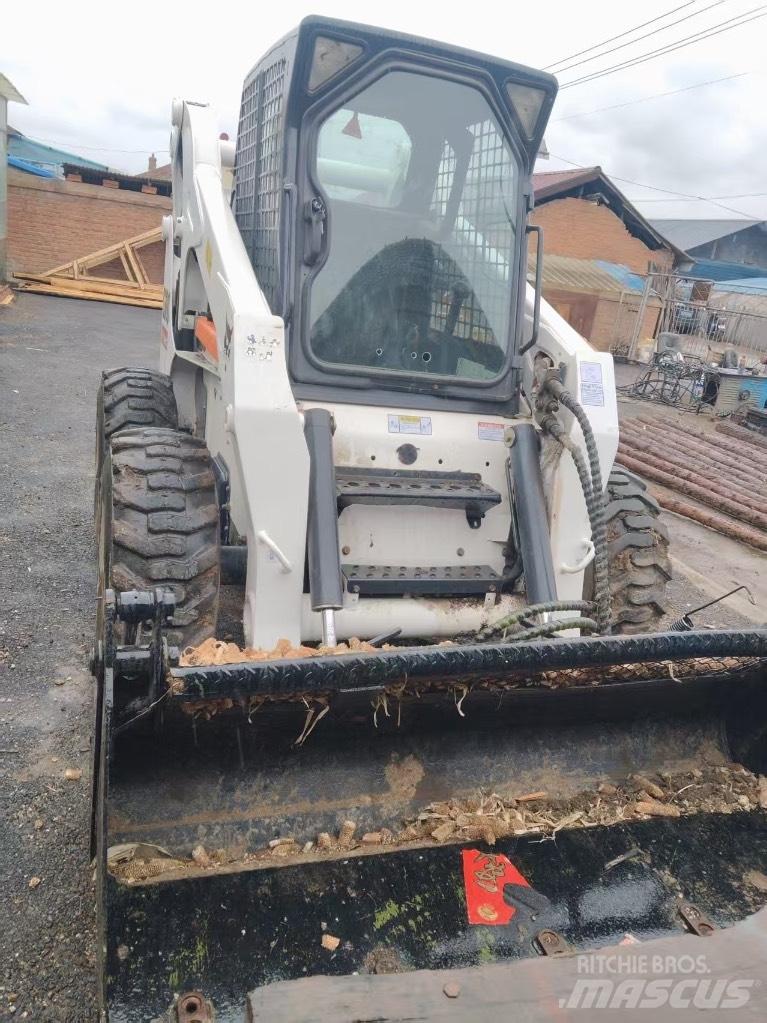 Bobcat S 300 Мини товарачи
