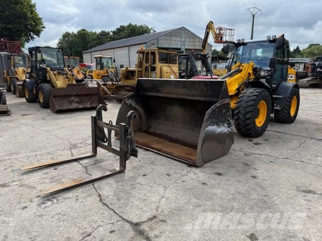 JCB TM 320 S Телескопични товарачи