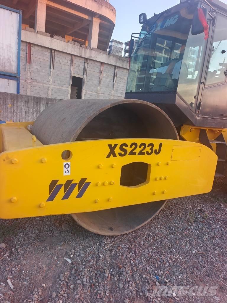 XCMG XS 223J Еднобарабанни ролки
