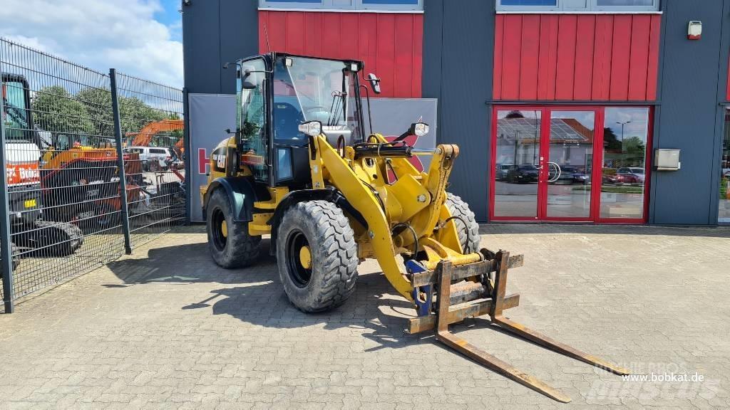 CAT 908 Колесни товарачи