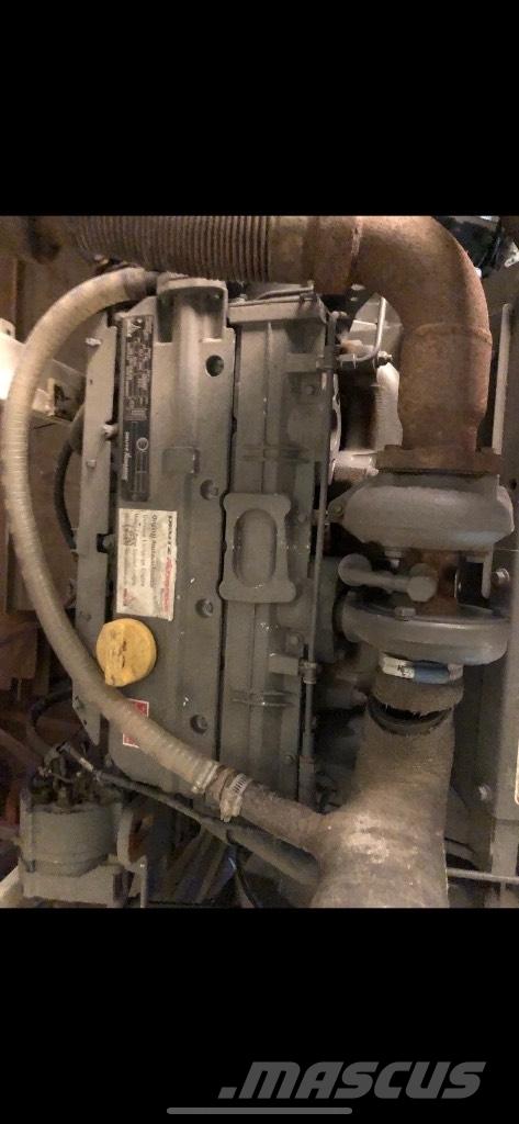 Deutz BF4M1012 Колесни товарачи