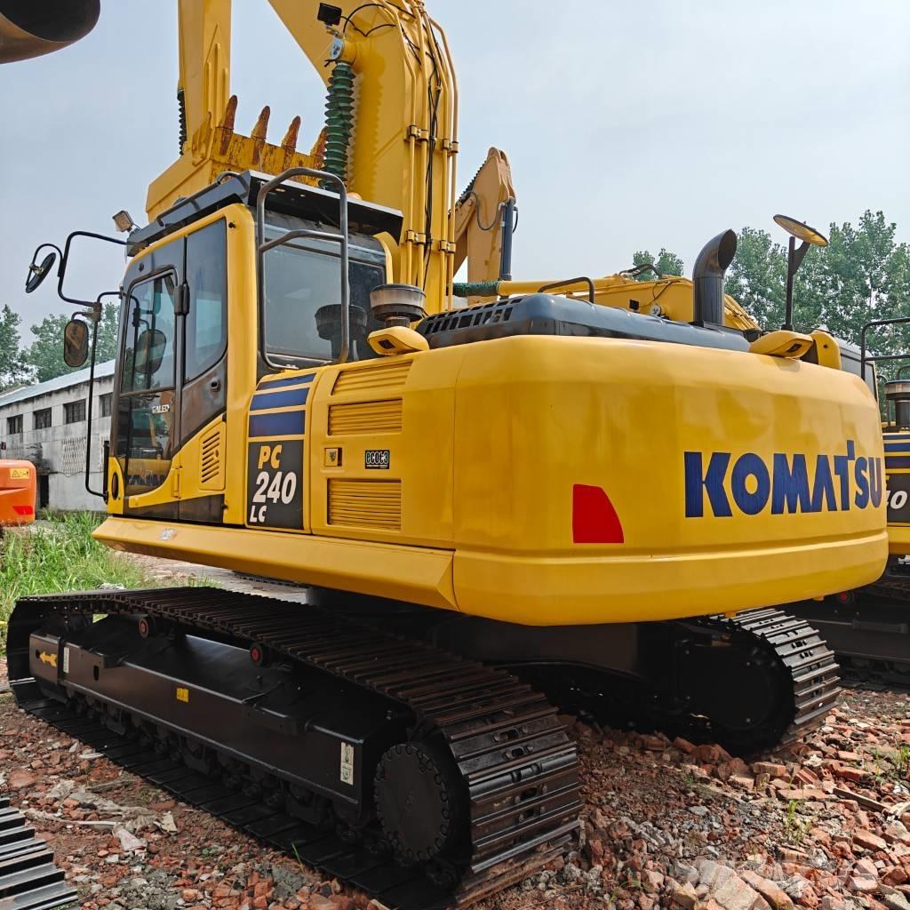 Komatsu 240-8 Верижен екскаватор