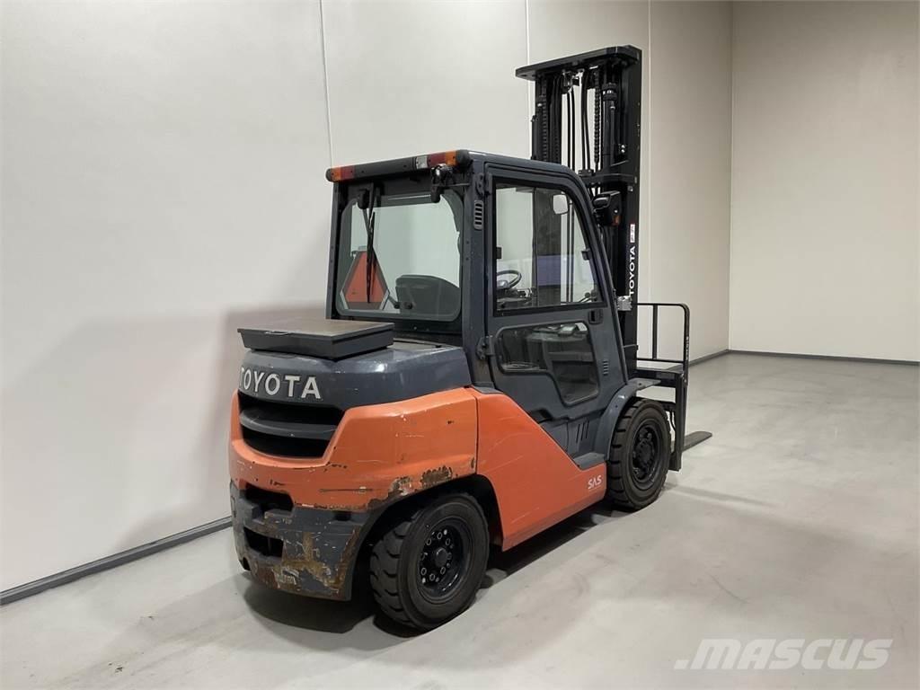 Toyota 40-8FD40N Дизелови камиони