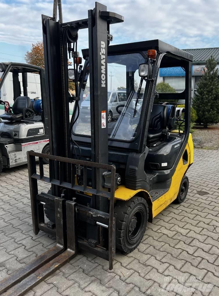 Komatsu FG15HT-21 Камиони с АГУ