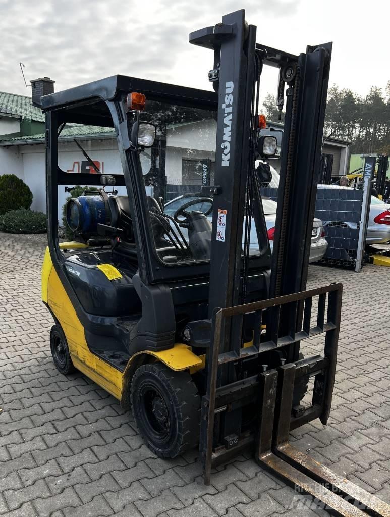 Komatsu FG15HT-21 Камиони с АГУ