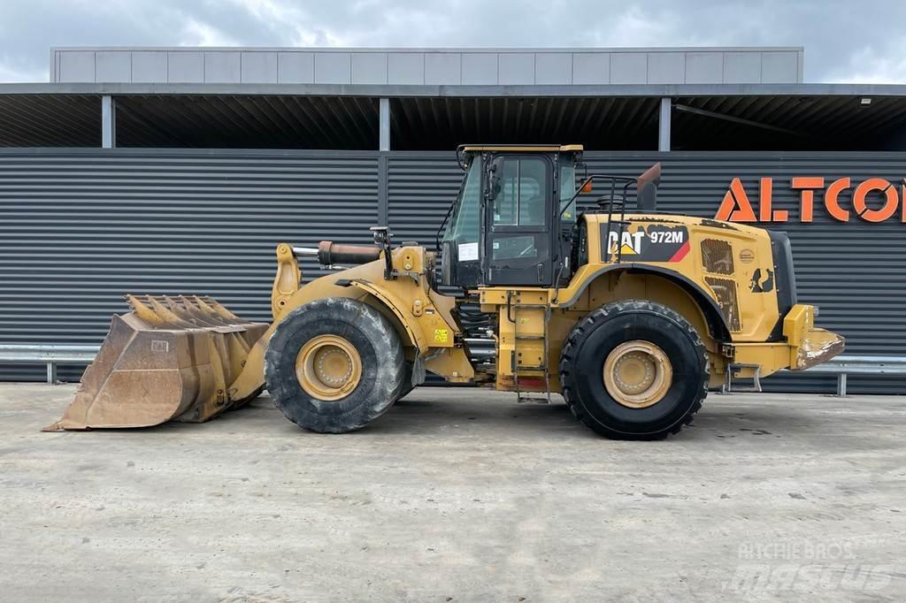 CAT 972M Колесни товарачи