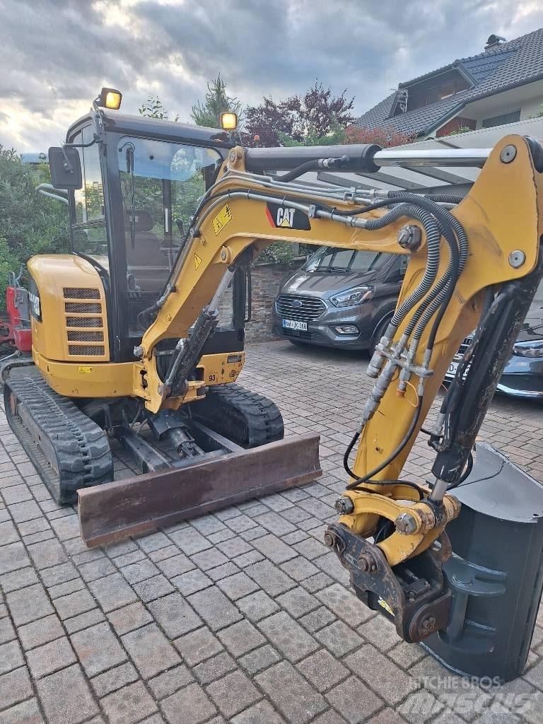 CAT 302.7 D CR Мини екскаватори < 7 т