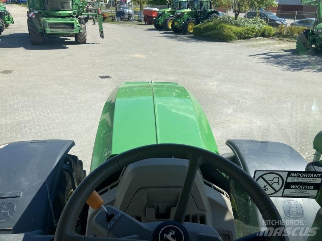 John Deere 6R215 Трактори