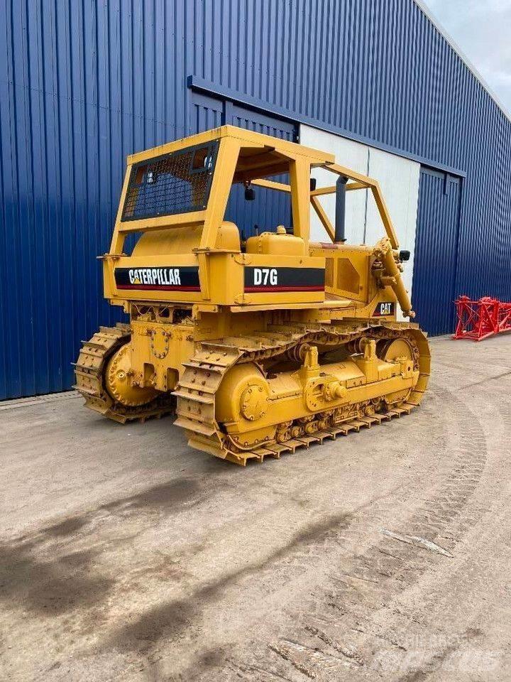 CAT D 7 G Верижни булдозери
