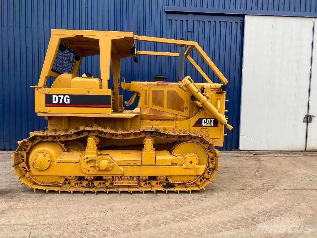 CAT D 7 G Верижни булдозери
