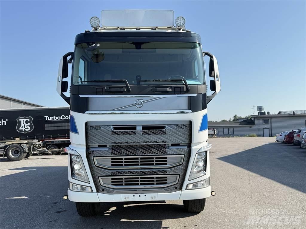 Volvo FH540 8X4 Самосвал