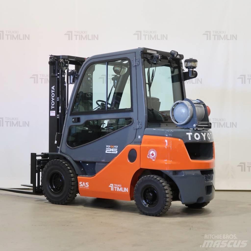 Toyota 02-8FGF25 Камиони с АГУ