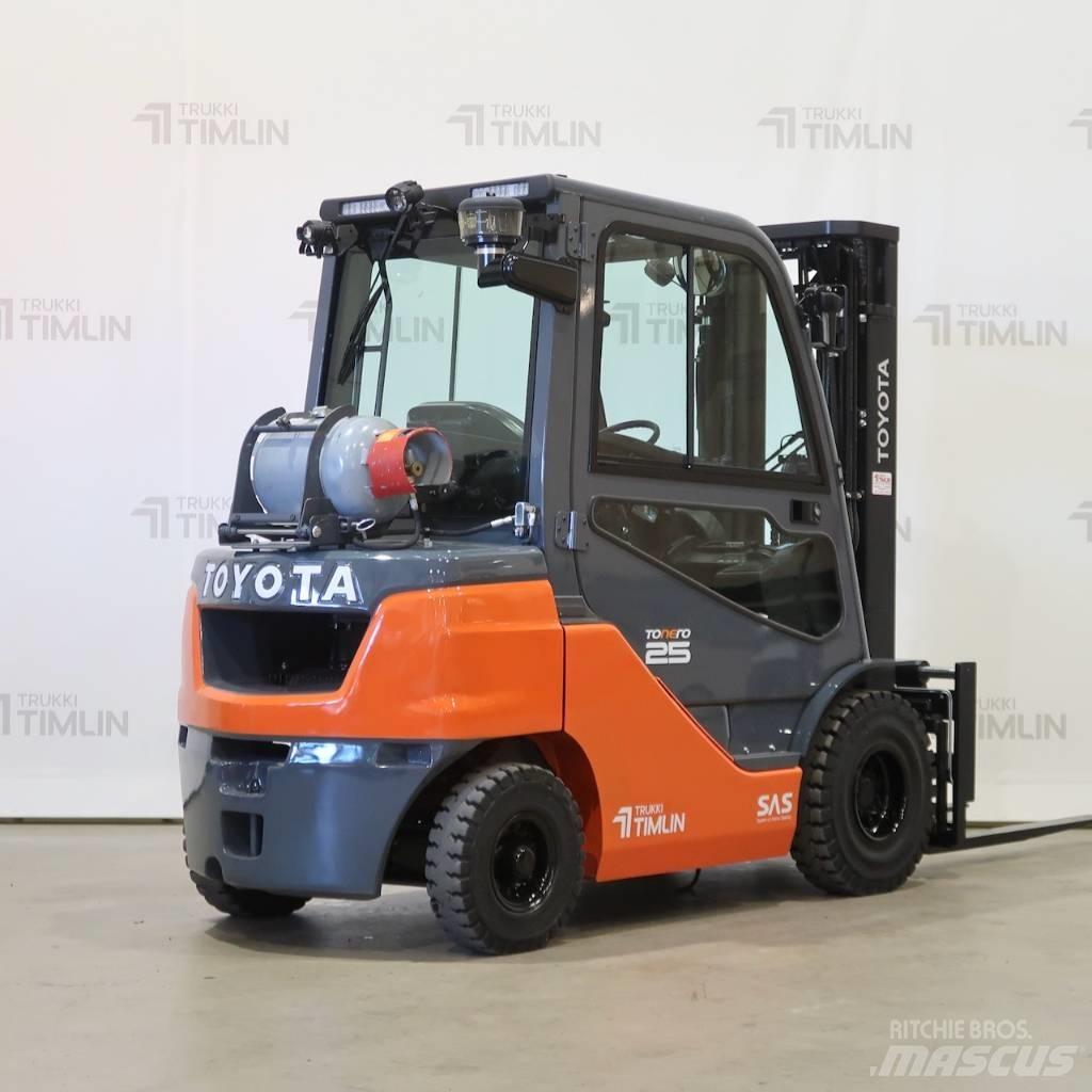 Toyota 02-8FGF25 Камиони с АГУ