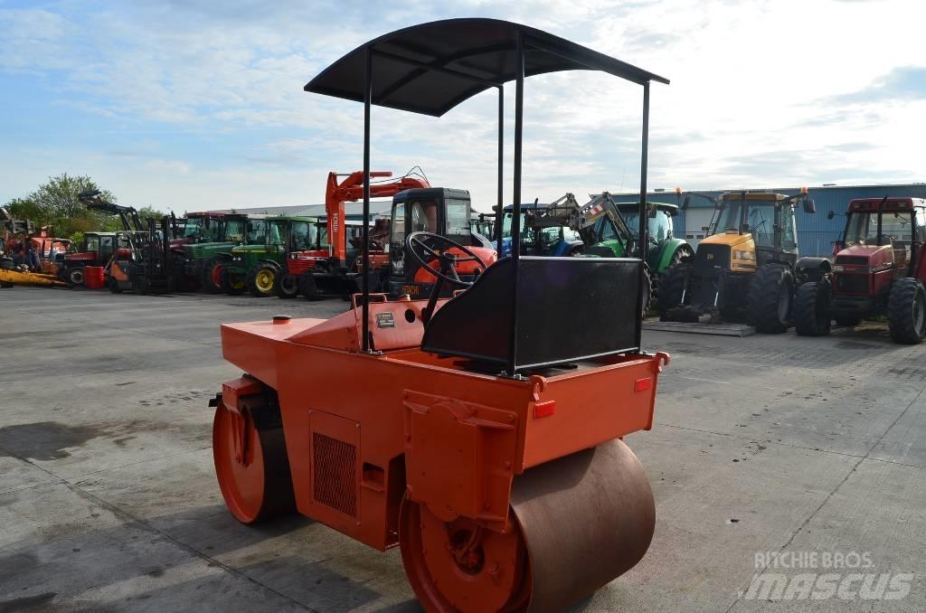 Bomag BW 90 Двойни барабанни ролки
