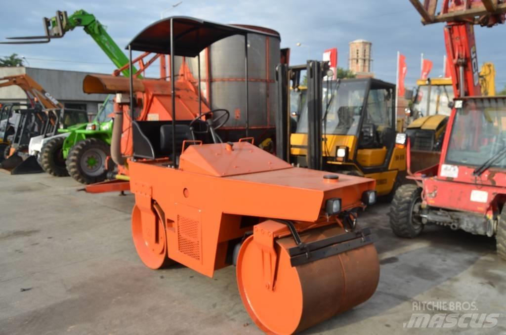 Bomag BW 90 Двойни барабанни ролки
