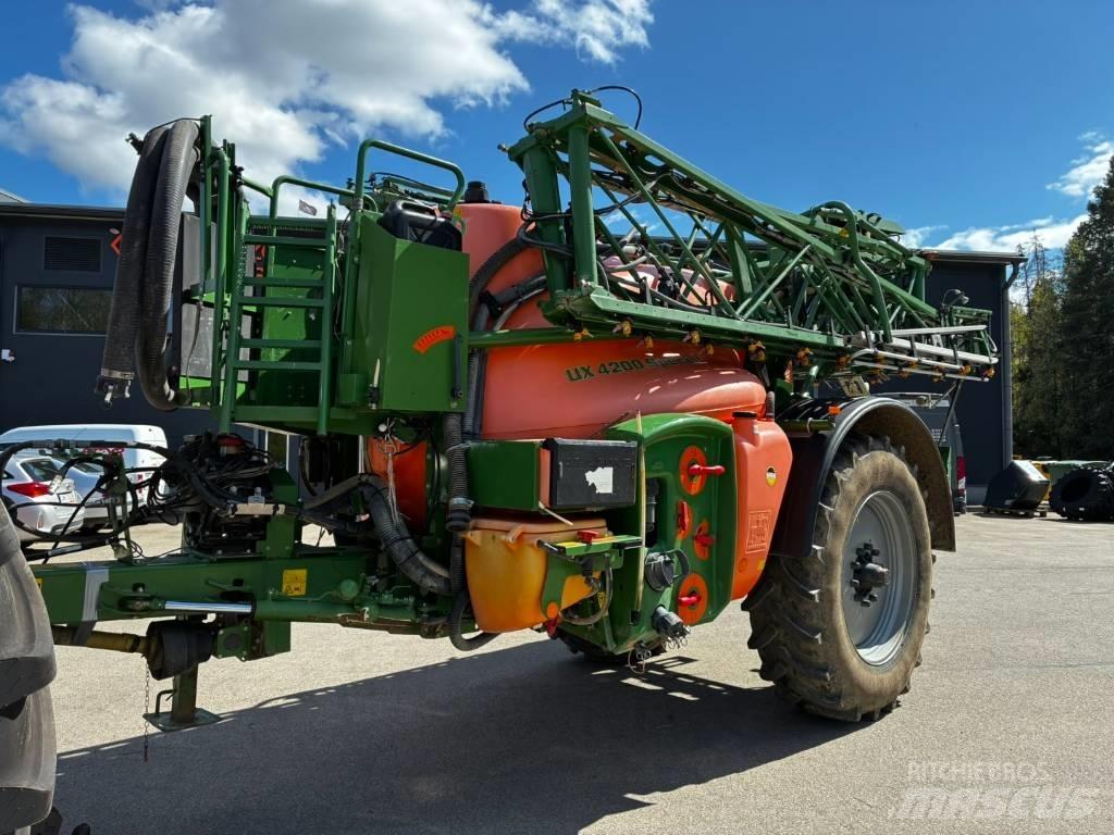 Amazone UX 4200 Прикачни пръскачки
