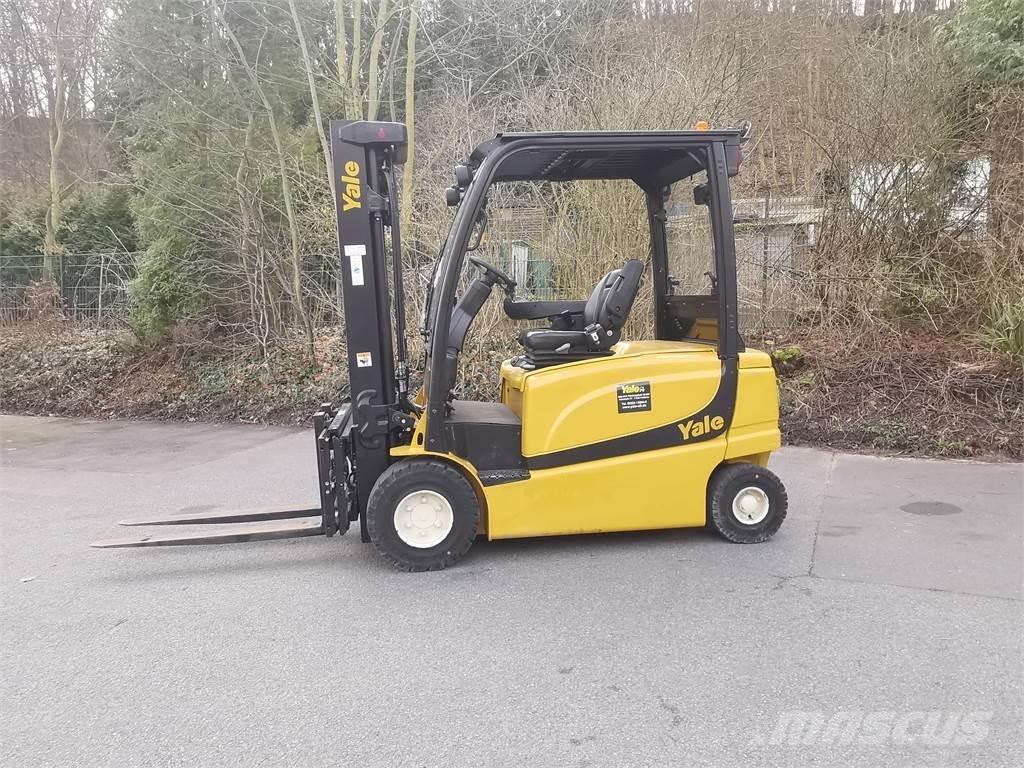 Yale ERP30VL Електрически вилични кари-повдигачи