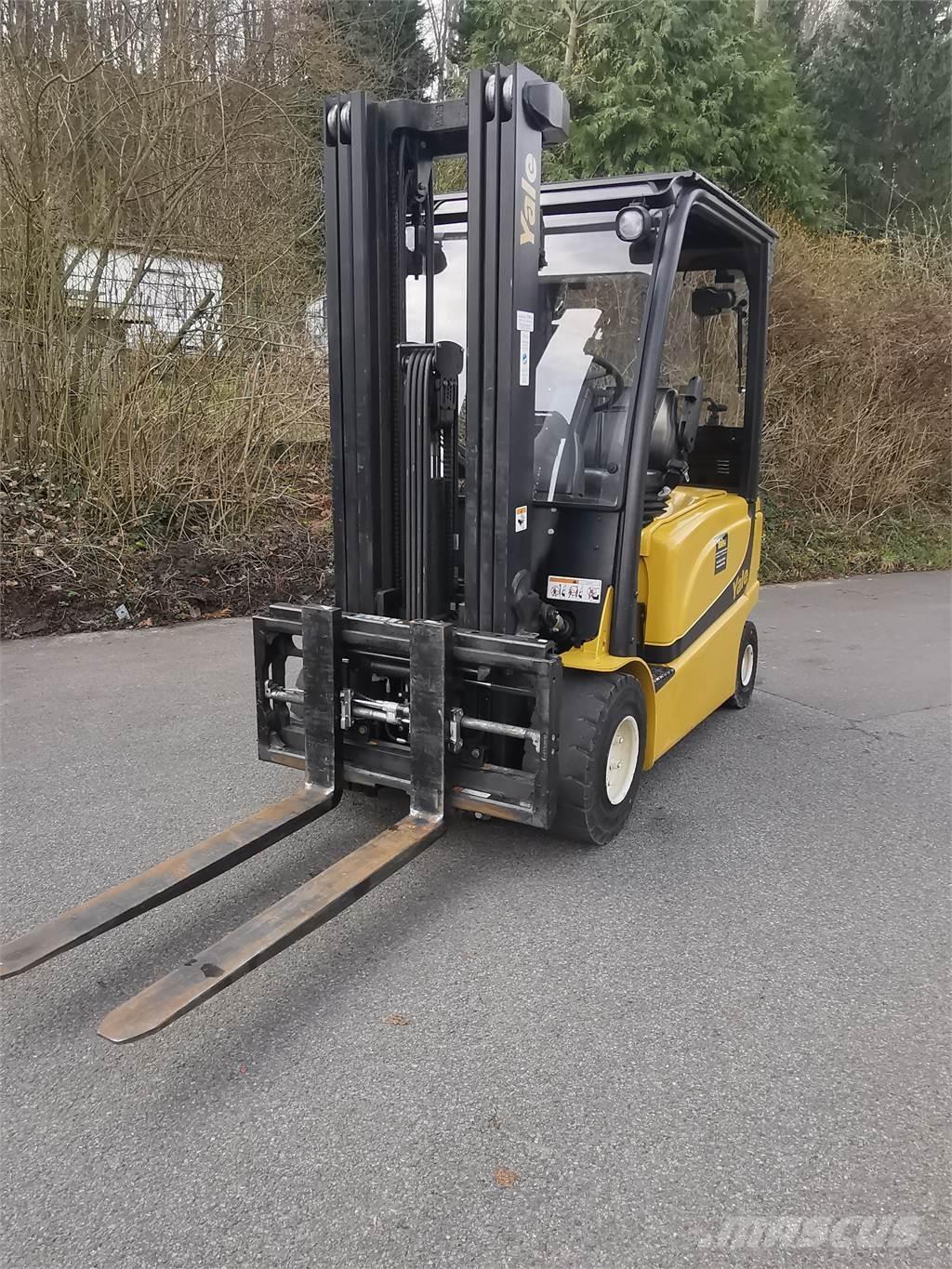 Yale ERP30VL Електрически вилични кари-повдигачи