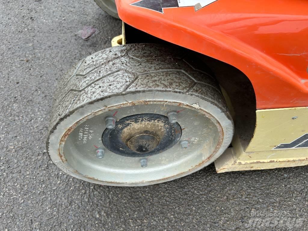 JLG Toucan 10 E Съчленени стрелови подемници