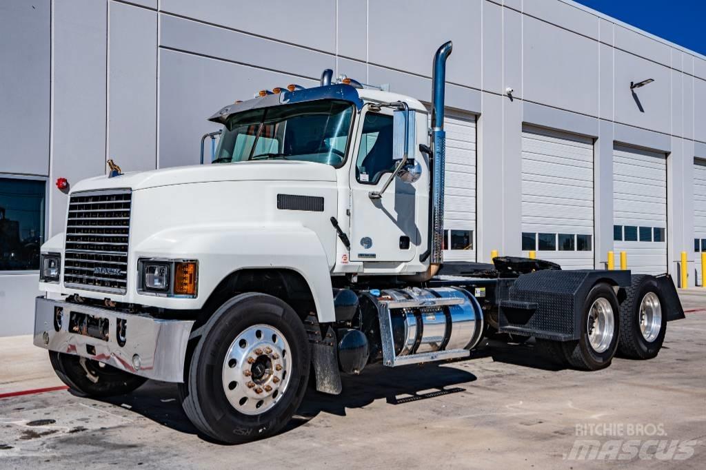 Mack Pinnacle Влекачи