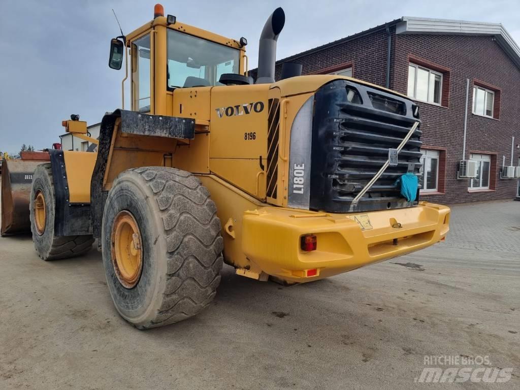 Volvo L 180 E Колесни товарачи