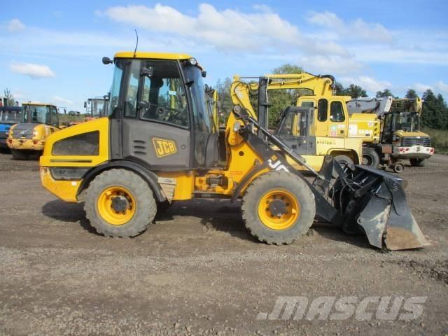 JCB 407 Колесни товарачи