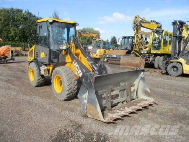 JCB 407 Колесни товарачи