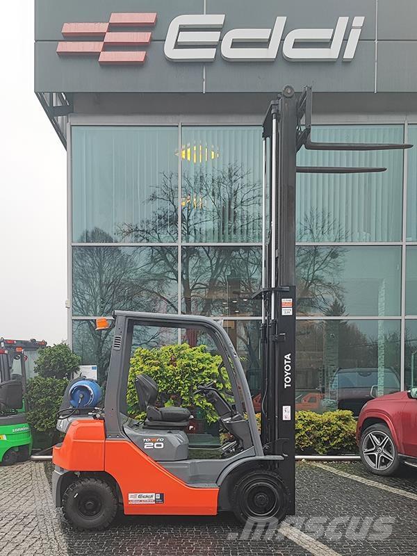 Toyota 02-8FGF20 Камиони с АГУ