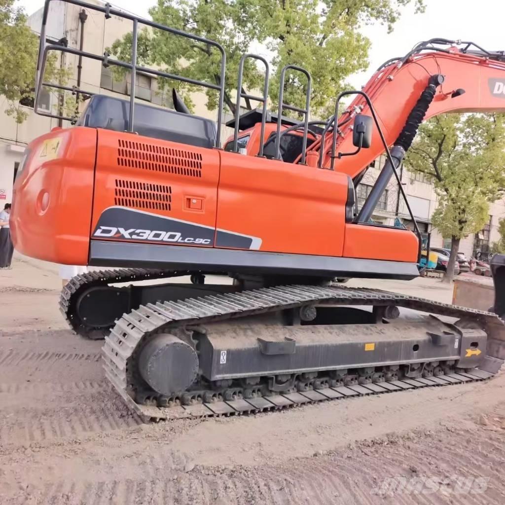 Doosan DX 300 Верижен екскаватор