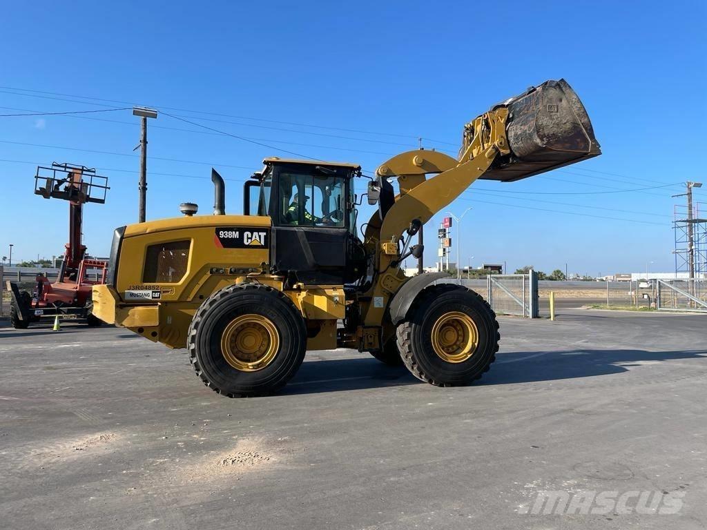 CAT 938M Колесни товарачи