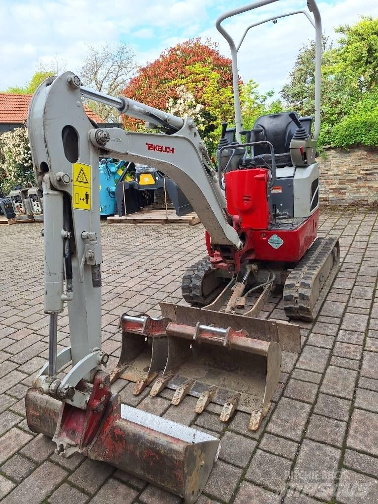 Takeuchi TB 210 R Мини екскаватори < 7 т