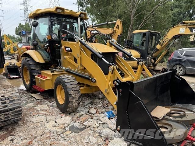CAT 420 F Товарач със заден ексватор