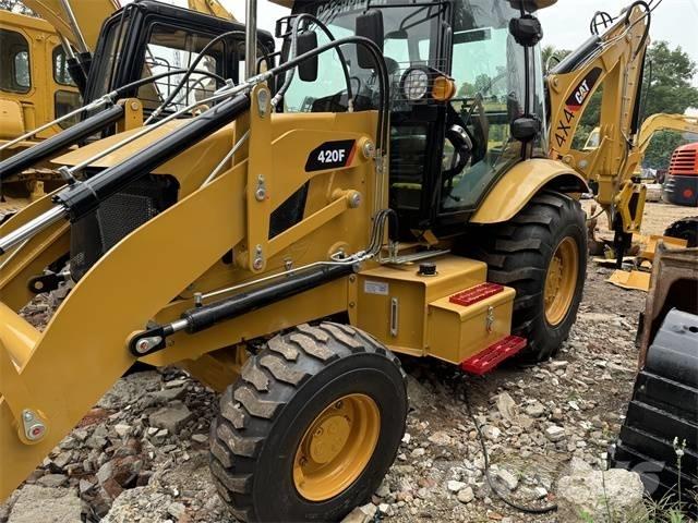 CAT 420 F Товарач със заден ексватор