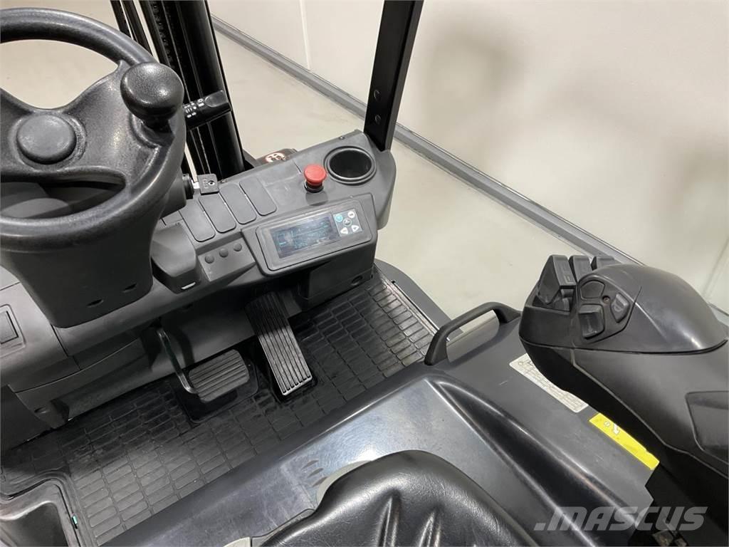 Mitsubishi FB18PNT Електрически вилични кари-повдигачи