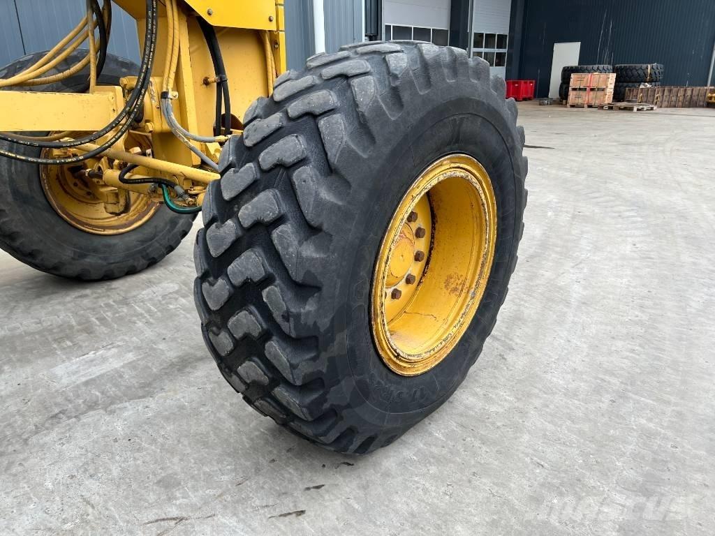 CAT 140H Грейдери
