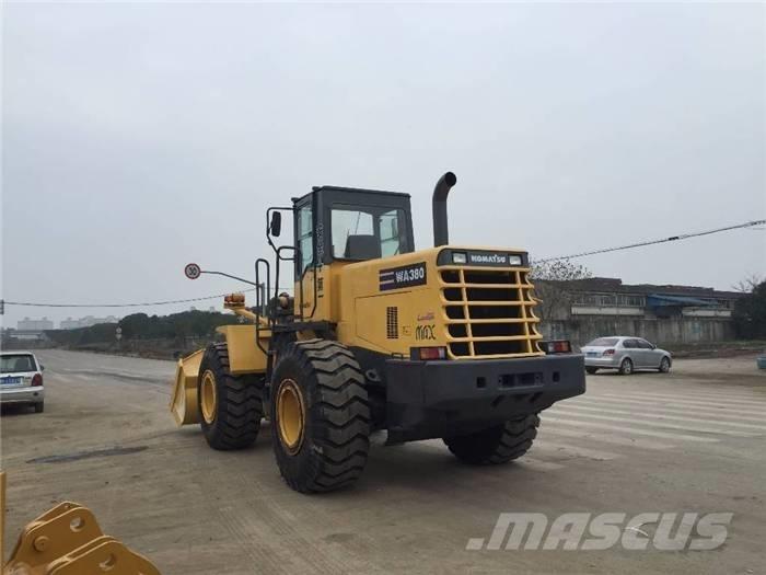 Komatsu WA 380-3 Колесни товарачи