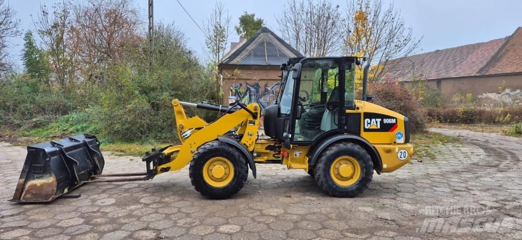CAT 906 Колесни товарачи