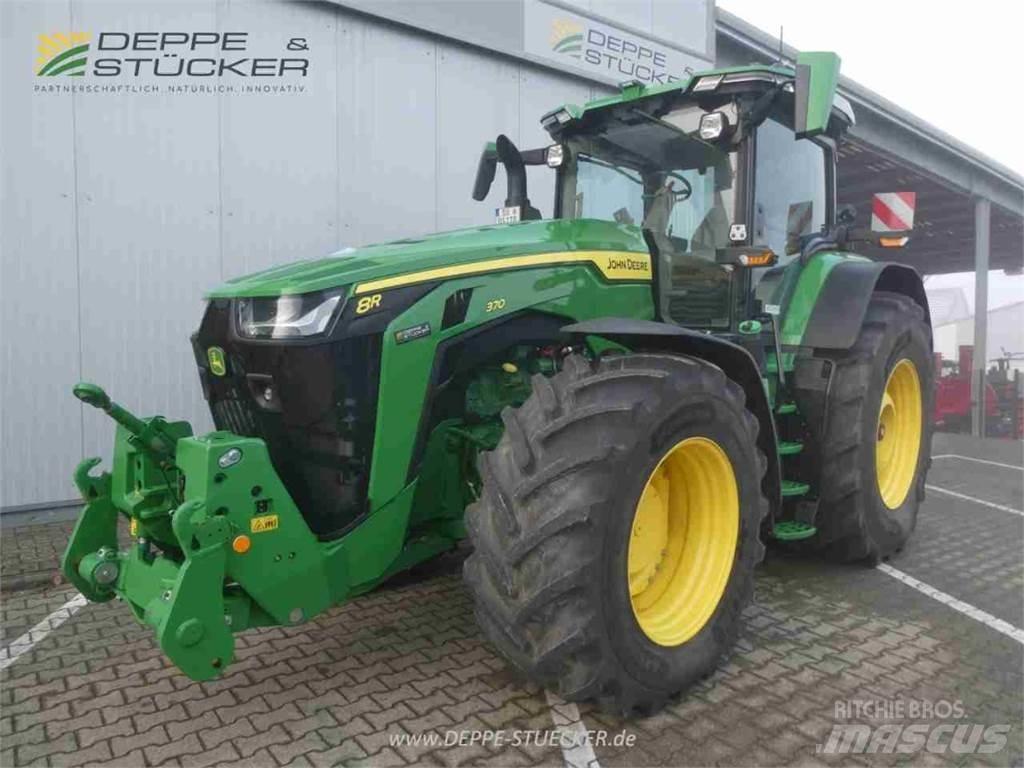 John Deere 8R 370 Трактори