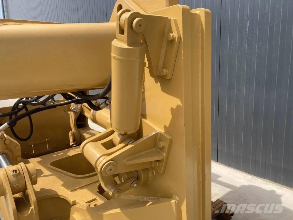CAT D8 Скарификатор