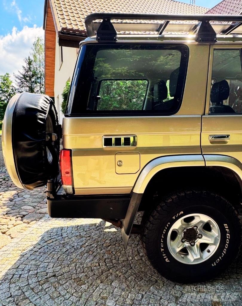 Toyota Landcruiser Високопроходими автомобили
