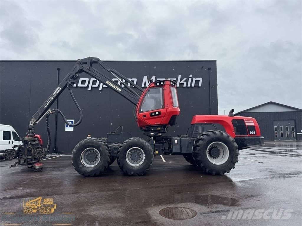 Komatsu 951 Харвестери